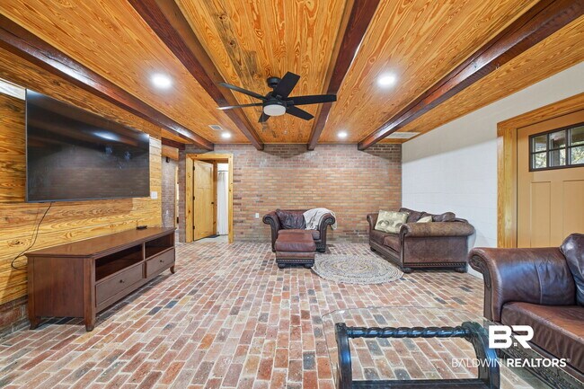 Building Photo - 27522 Burkhardt Dr