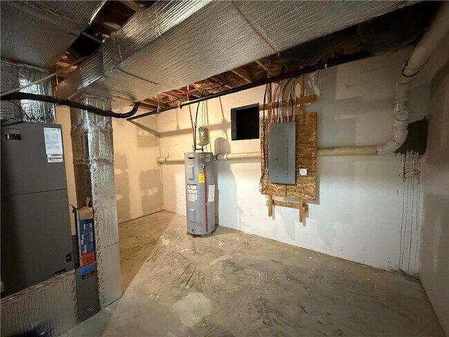 Building Photo - 629 Linden St