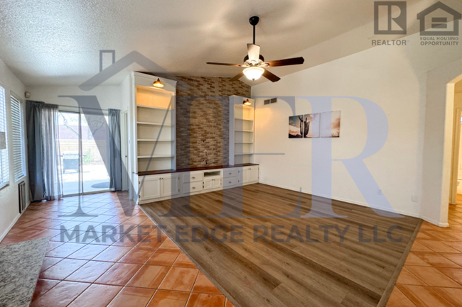 Building Photo - 3Bed/2 Bath Home at 51st/Loop 101! $399 MO...