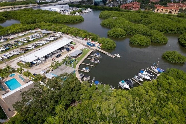Building Photo - 900 Cove Cay Dr
