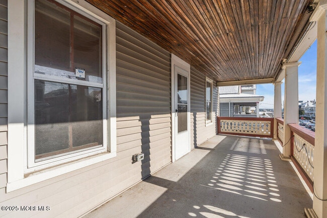 Building Photo - 31 Embury Ave