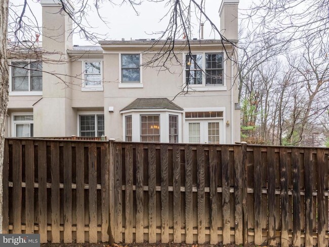 Building Photo - 11300 Fairwind Way