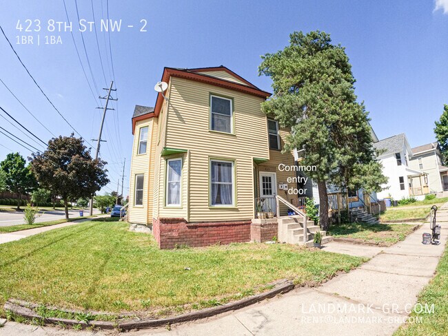 Building Photo - 423 8th St NW