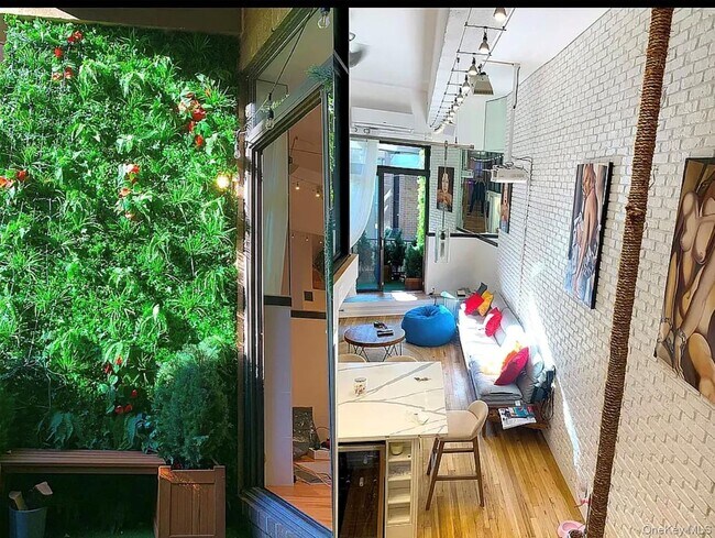 Building Photo - 130 Barrow St