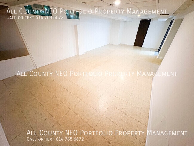 Building Photo - 400 S Highland Ave