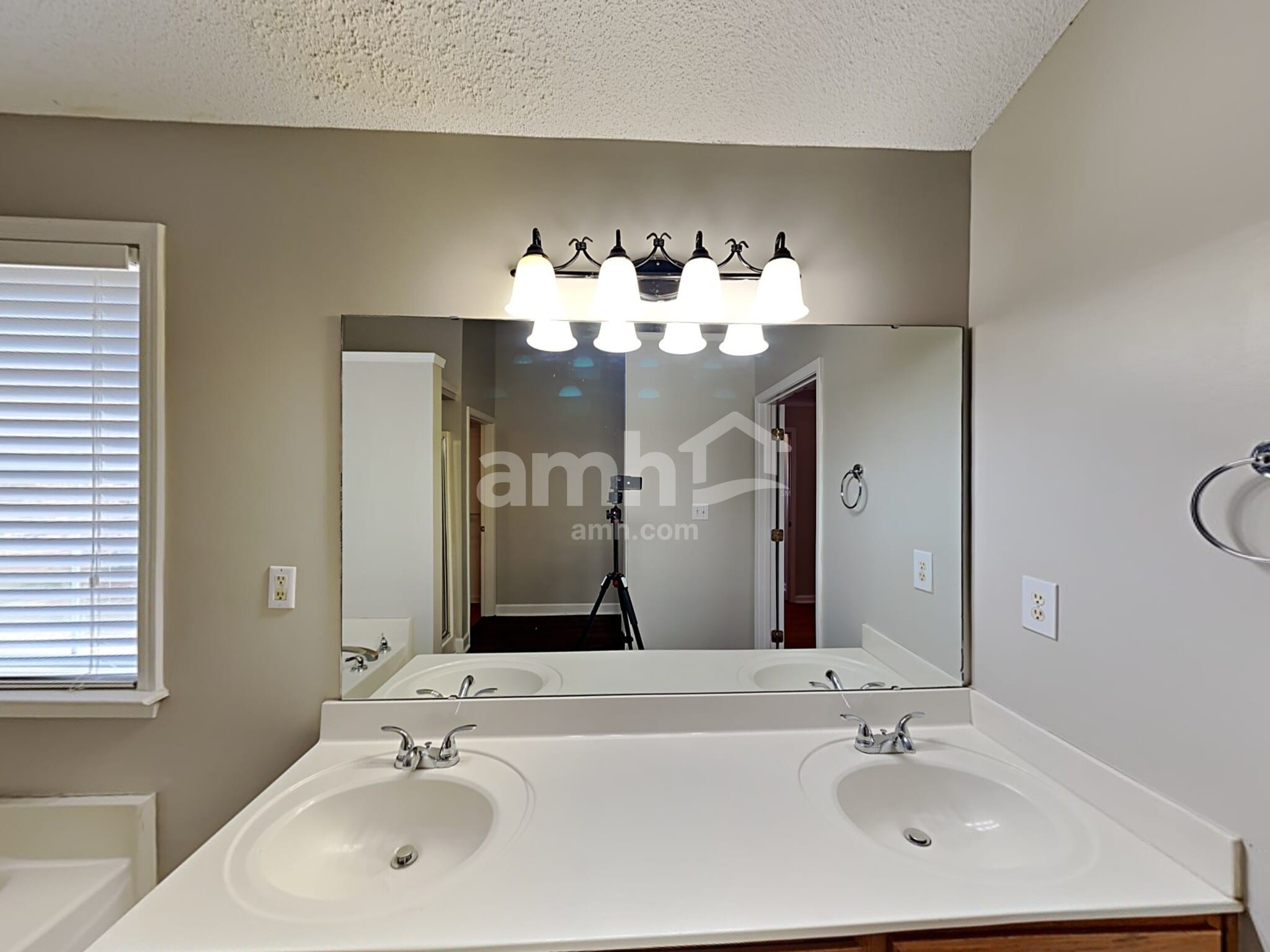 Building Photo - 11412 Leigh Glen Cir