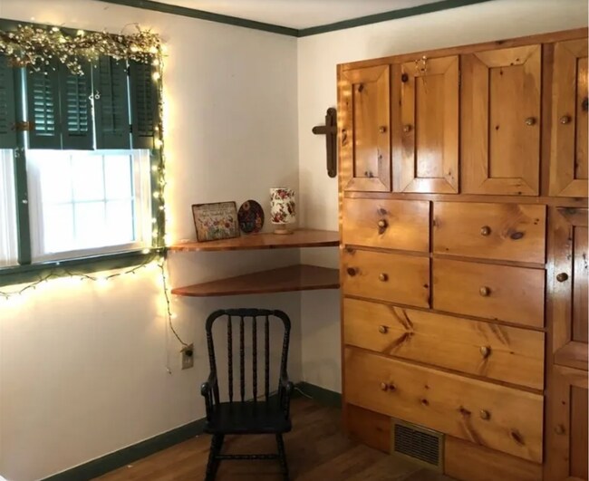 Building Photo - 4 Irving Pl