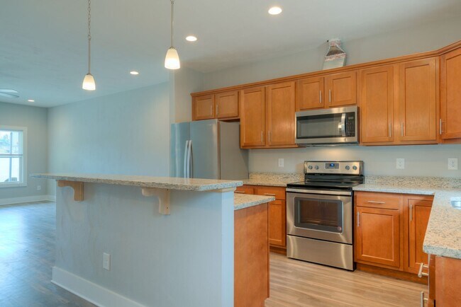 Building Photo - Private Bedroom in a Shared Two-Bedroom In Uptown Village