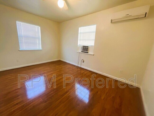 Building Photo - 3813 Drew St