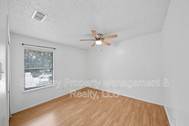 Building Photo - 634 Ridgeline Dr