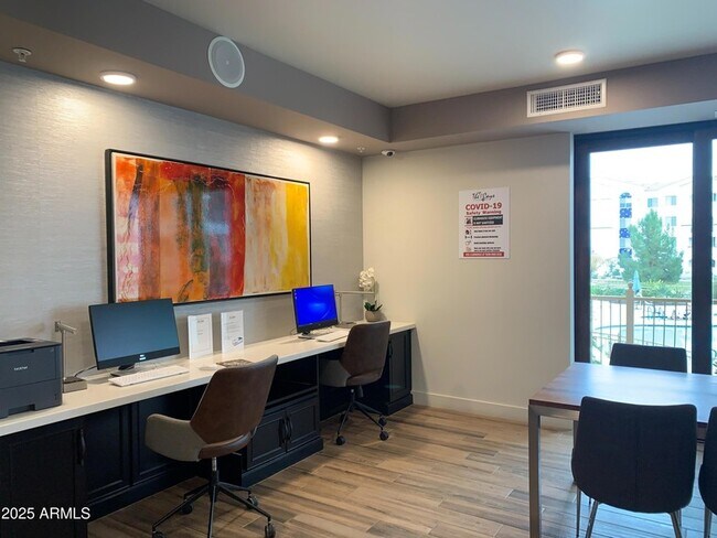 Building Photo - 2511 W Queen Creek Rd