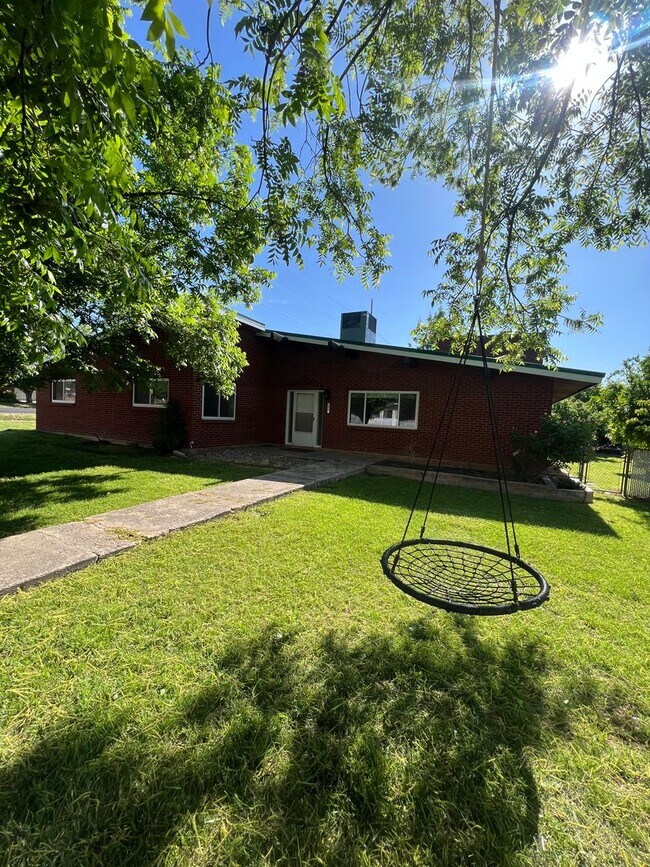 Building Photo - 419 S 100 E