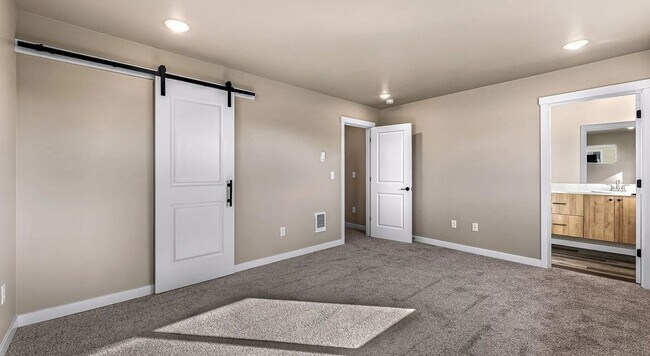 Building Photo - Welcome to the Ridge! 3 Bedroom Home for R...
