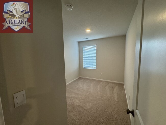 Building Photo - 3 Bedroom home