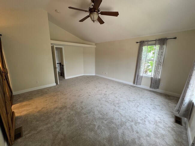 Building Photo - Available for Rent in Lone Tree's Desirable Carriage Club Neighborhood!