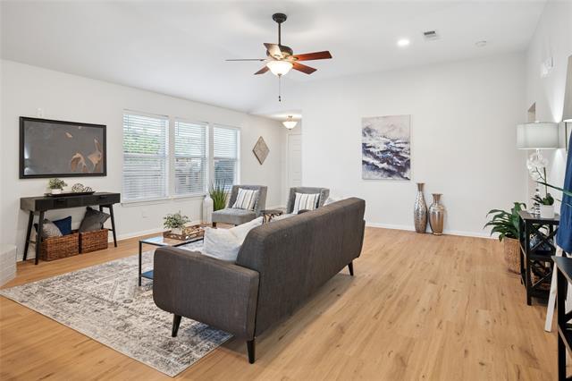 Building Photo - 521 Port Arthur Dr