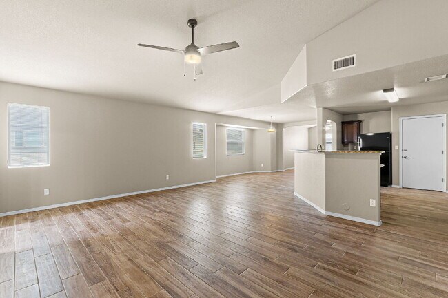 Building Photo - "Charming 3-Bed, 2-Bath Oasis on Dust Storm Lane – Spacious 1,596 Sq Ft Home in El Paso!"