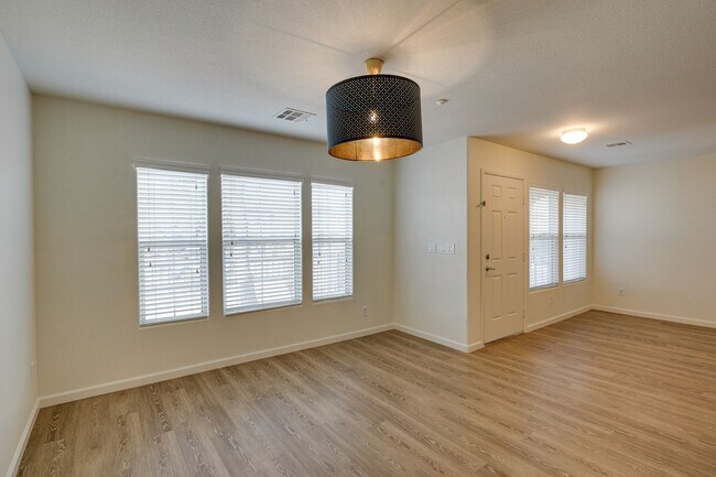 Building Photo - Charming 3-Bedroom Townhome in 89044 with Gated Porch, Walk-In Pantry & Spacious Primary Suite