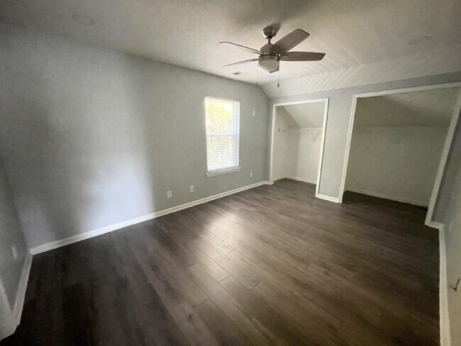 Building Photo - Four Bedroom Home Available in Edgefield!