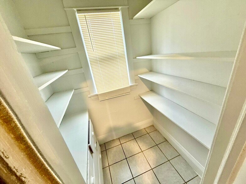 Building Photo - 3321 California St