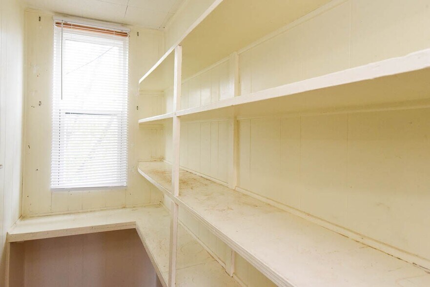 Building Photo - 3734 W Wabansia Ave