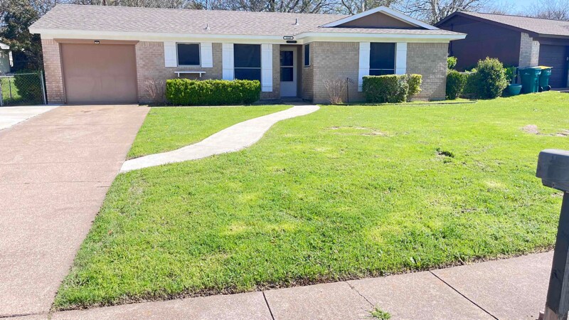 Building Photo - 1243 Saturn Dr