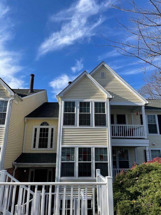 Coming soon! Top Floor Condo! Arnold! 646 Southern Hills Dr Arnold MD