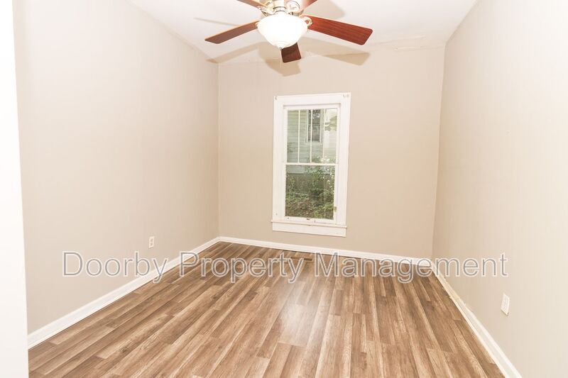 Building Photo - 156 Signal Hills Dr