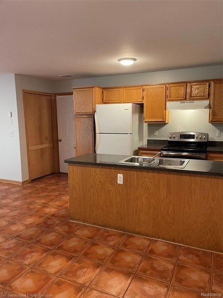 Building Photo - 24002 Wedgewood Cir