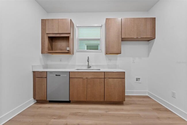 Building Photo - 2311 W Spruce St