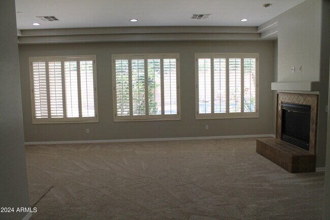 Building Photo - 3942 E Patrick Ln