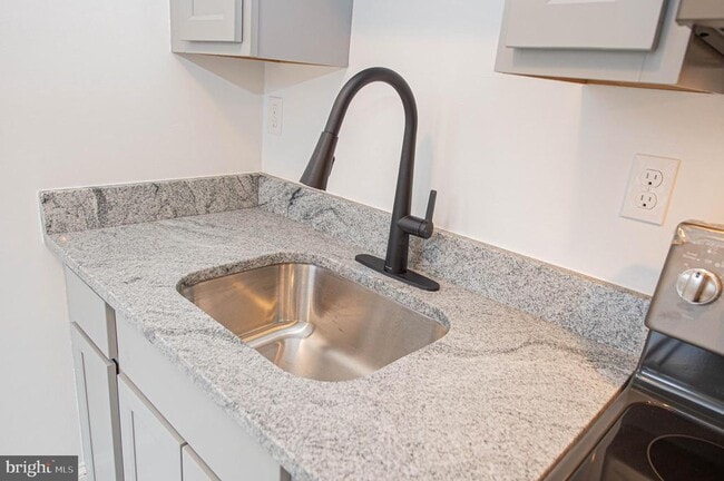 Building Photo - 308 N Division St