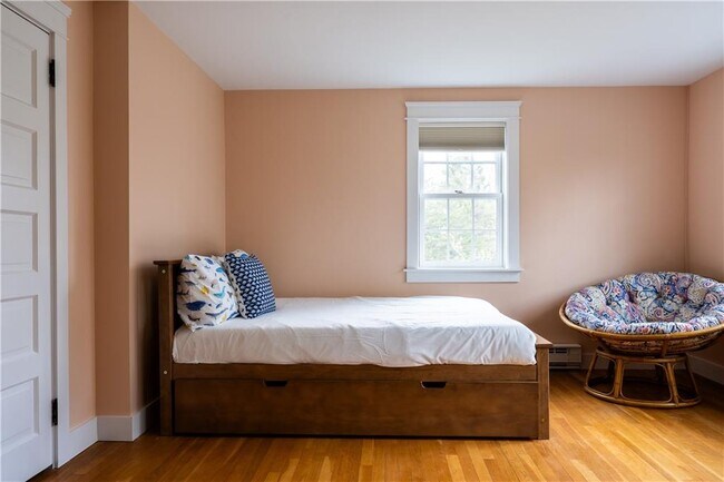 Building Photo - 304 Third Beach Rd