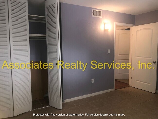 Building Photo - Cute 2Bed/2Bath in Concordia!