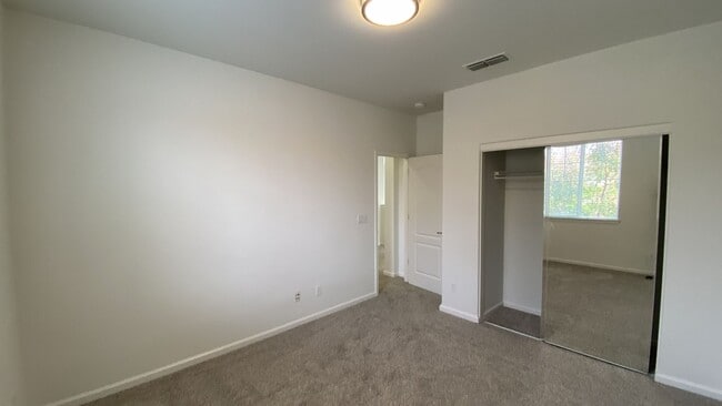 Building Photo - Mountain House Home Spacious 4 Bedroom, 3.5 Bath Home with Bonus Loft