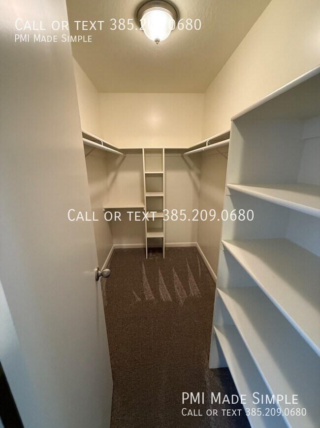 Building Photo - 10342 Countrywood Dr