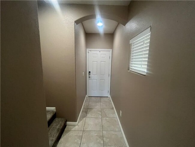 Building Photo - Move in Ready 2 Story 3 bedroom home SW