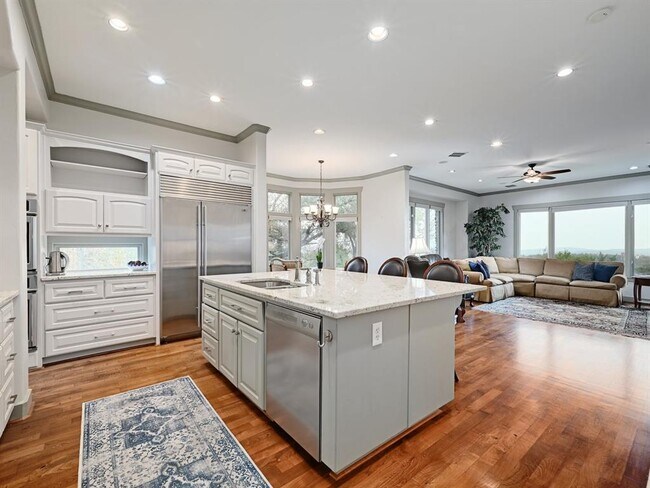 Building Photo - 2300 Barton Creek Blvd