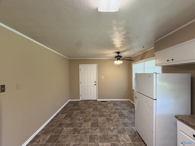 Building Photo - 1802 Tunsel Rd SW