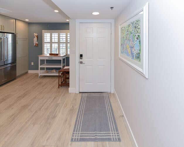 Building Photo - 275 Palm Ave