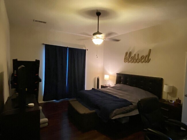 Building Photo - 5827 Silver Sage Ln