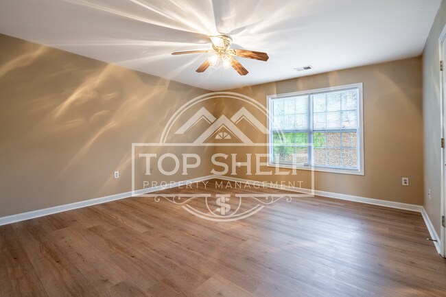 Building Photo - 32 Brookvalley Ct W