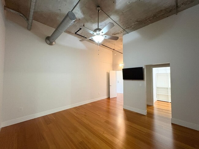 Building Photo - 4100 Forest Park Ave