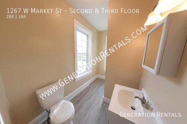 Building Photo - 1267 W Market St