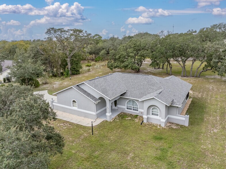 Building Photo - 320 N Fresno Ave