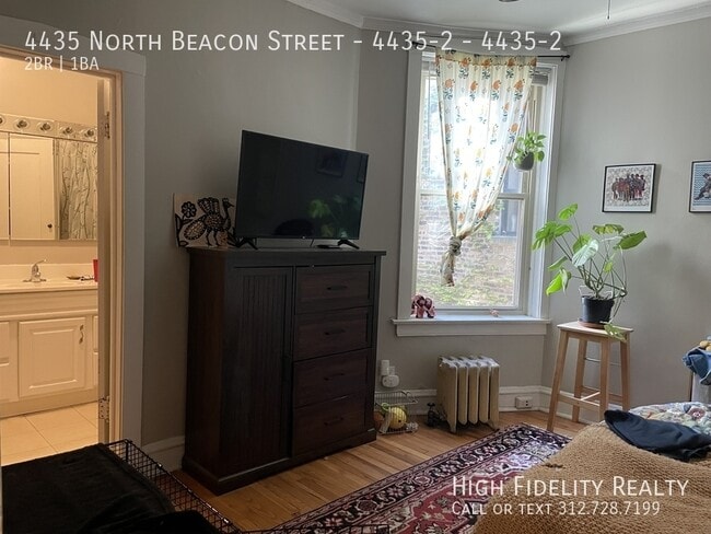 Building Photo - 4435 N Beacon St