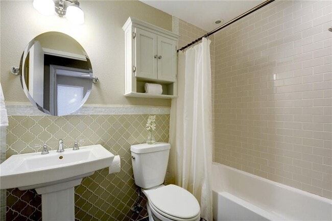 Building Photo - 3839 Dry Creek Dr