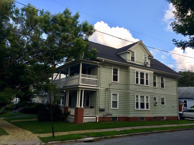 Building Photo - 63 Savoy St