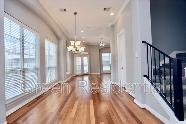 Building Photo - 114 Heights Blvd