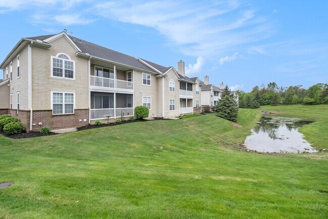 Building Photo - 2925 N Knightsbridge Cir